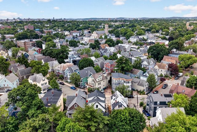 37 Kingston St R, Somerville, MA 02144