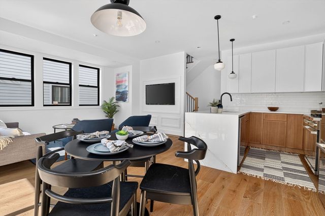 37 Kingston St R, Somerville, MA 02144