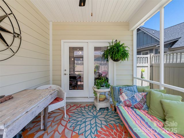 640 Summerfield Place, Flat Rock, NC 28731