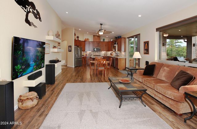 1300 W SIERRA BUENA Court, Show Low, AZ 85901