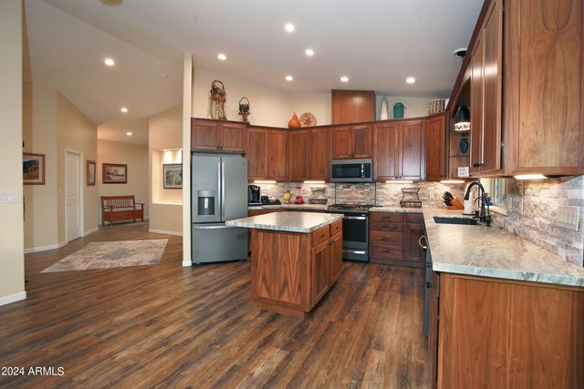 1300 W SIERRA BUENA Court, Show Low, AZ 85901