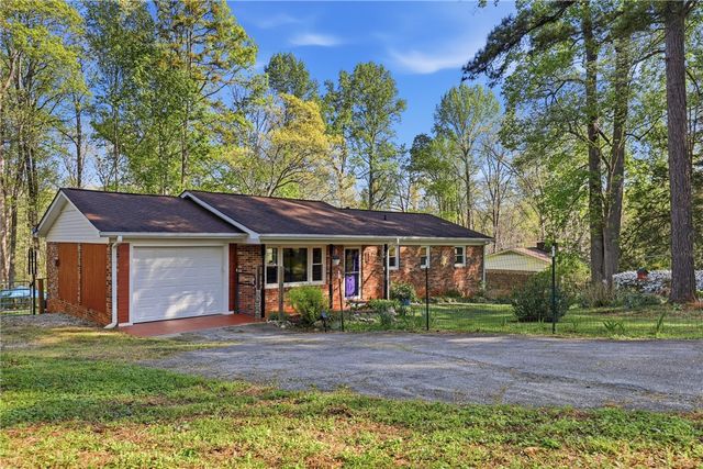 623 W Springwood Drive, Seneca, SC 29672