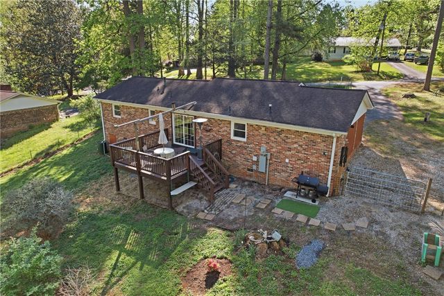 623 W Springwood Drive, Seneca, SC 29672