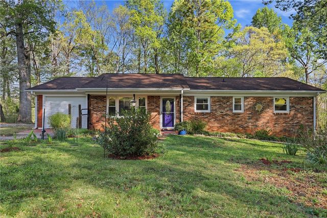 623 W Springwood Drive, Seneca, SC 29672