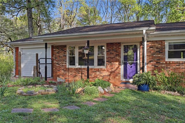 623 W Springwood Drive, Seneca, SC 29672