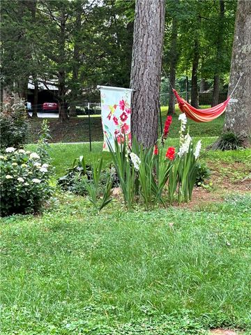 623 W Springwood Drive, Seneca, SC 29672