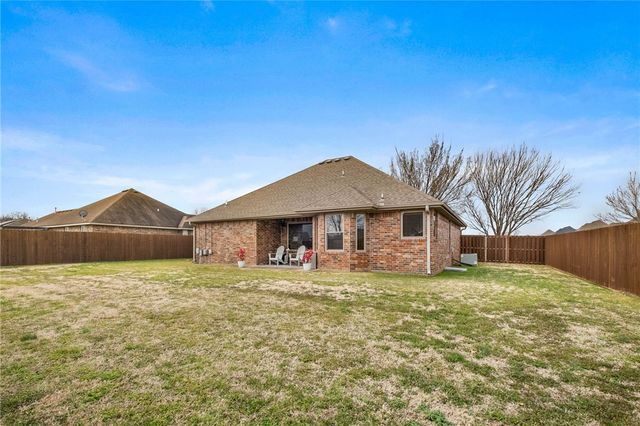 1361 Arkansas Lane, Prairie Grove, AR 72753