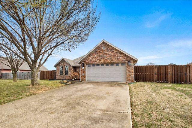 1361 Arkansas Lane, Prairie Grove, AR 72753