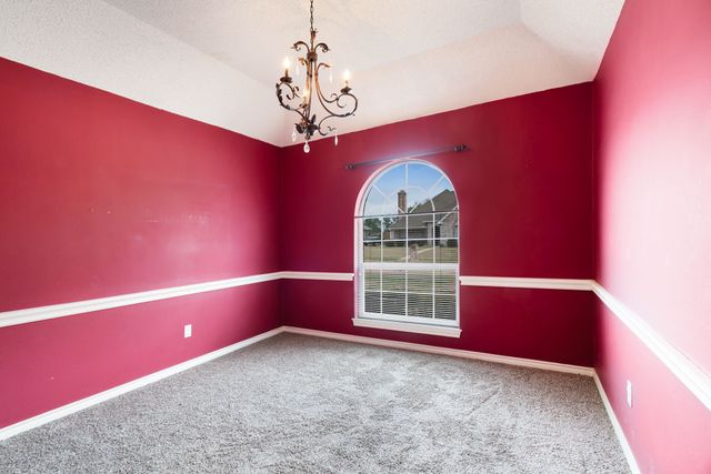 3650 Brownwood Drive, Paris, TX 75462