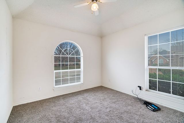 3650 Brownwood Drive, Paris, TX 75462