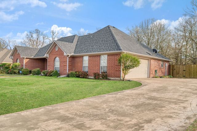 3650 Brownwood Drive, Paris, TX 75462