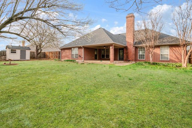 3650 Brownwood Drive, Paris, TX 75462