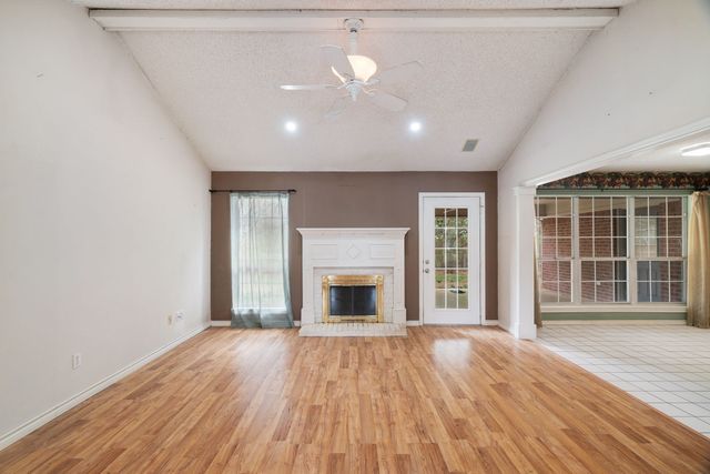 3650 Brownwood Drive, Paris, TX 75462