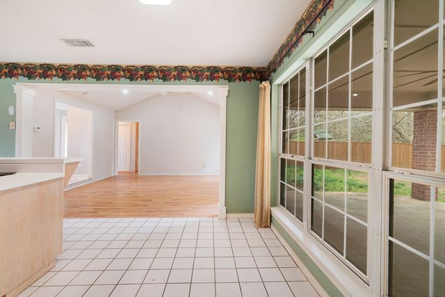 3650 Brownwood Drive, Paris, TX 75462