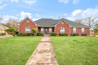 3650 Brownwood Drive, Paris, TX 75462