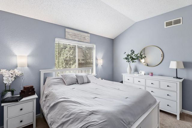 4208 N Country Dr, Antelope, CA 95843