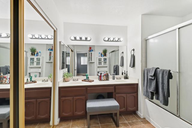 4208 N Country Dr, Antelope, CA 95843