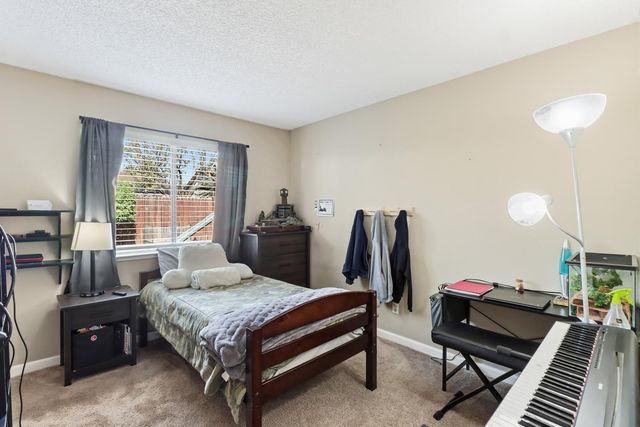 4208 N Country Dr, Antelope, CA 95843