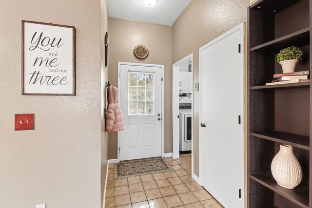 4208 N Country Dr, Antelope, CA 95843