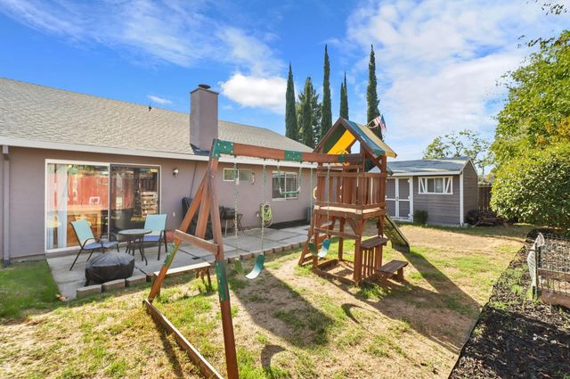 4208 N Country Dr, Antelope, CA 95843