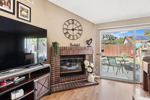 4208 N Country Dr, Antelope, CA 95843