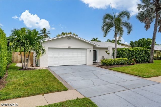 1309 Westlake BLVD, Naples, FL 34103