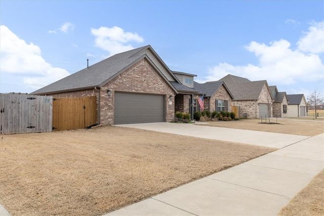 1309 Ruscello Avenue, Tontitown, AR 72762