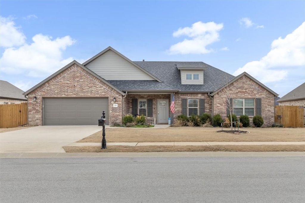 1309 Ruscello Avenue, Tontitown, AR 72762