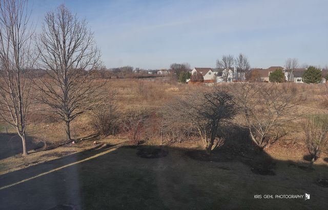 450 W Daybreak Lane, Round Lake, IL 60073