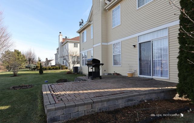 450 W Daybreak Lane, Round Lake, IL 60073