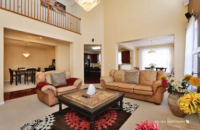 450 W Daybreak Lane, Round Lake, IL 60073