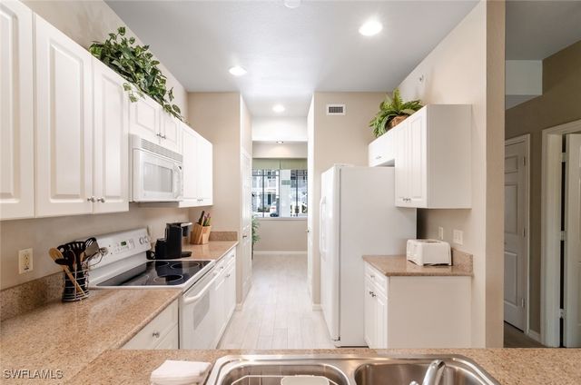 7920 Mahogany Run LN 1011, Naples, FL 34113