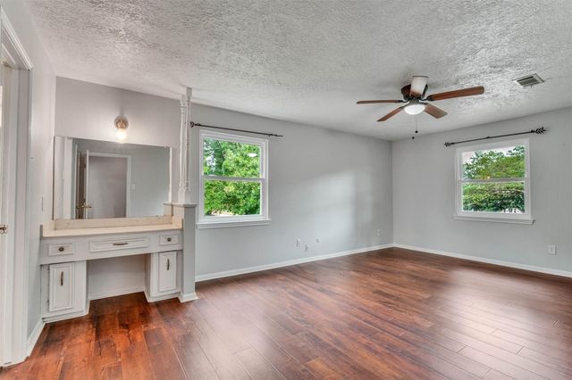16121 Lakeview Drive, Jersey Village, TX 77040