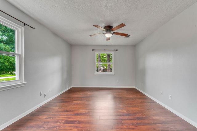 16121 Lakeview Drive, Jersey Village, TX 77040