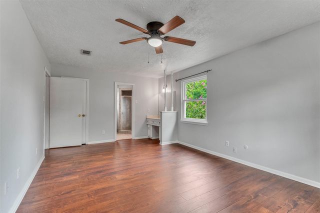 16121 Lakeview Drive, Jersey Village, TX 77040