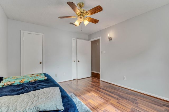 16121 Lakeview Drive, Jersey Village, TX 77040