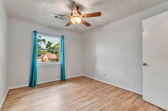 16121 Lakeview Drive, Jersey Village, TX 77040