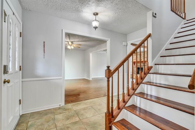 16121 Lakeview Drive, Jersey Village, TX 77040