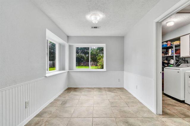 16121 Lakeview Drive, Jersey Village, TX 77040