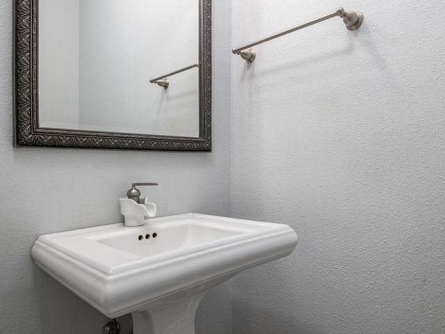 309 N Kings Canyon DR, Cedar Park, TX 78613