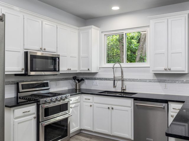 309 N Kings Canyon DR, Cedar Park, TX 78613