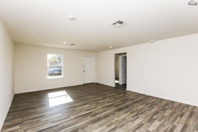 1646 ELIZABETH AVENUE, Wichita Falls, TX 76301