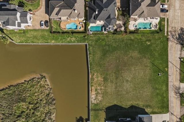923 Davis Road, League City, TX 77573