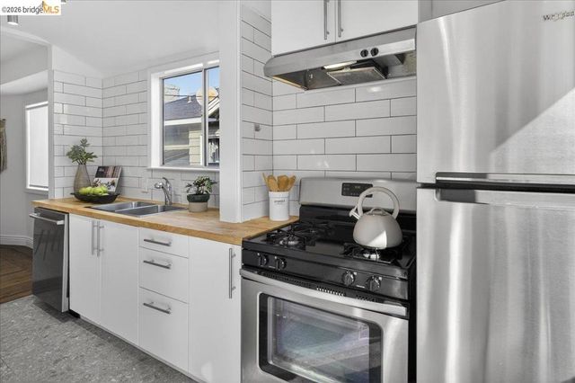 4030 Lusk St, Oakland, CA 94608