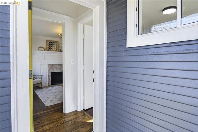 4030 Lusk St, Oakland, CA 94608