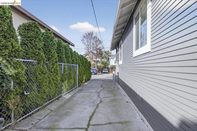 4030 Lusk St, Oakland, CA 94608