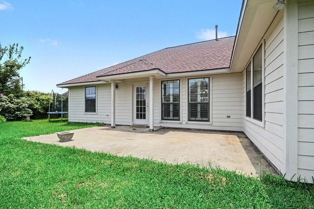 147 Eagle Nest Court, Richwood, TX 77566