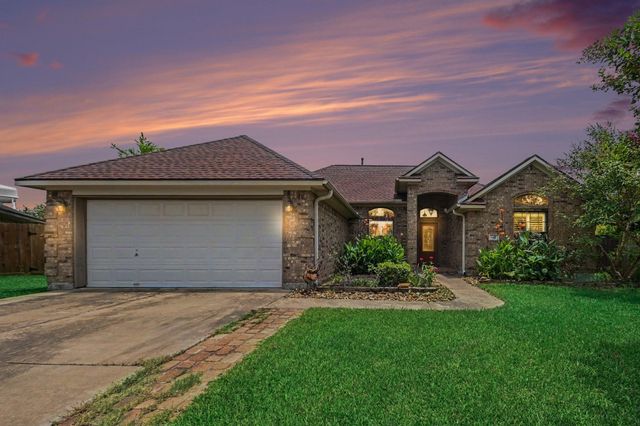 147 Eagle Nest Court, Richwood, TX 77566