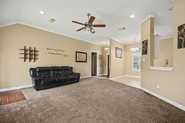 147 Eagle Nest Court, Richwood, TX 77566