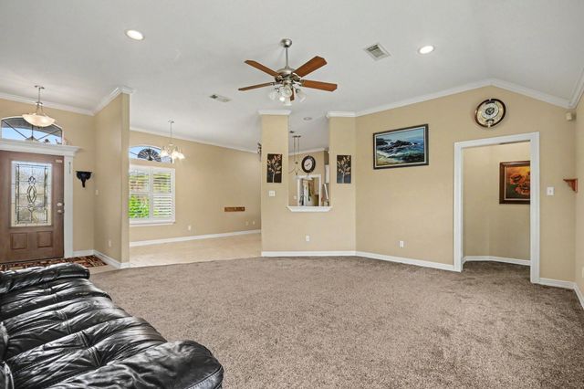 147 Eagle Nest Court, Richwood, TX 77566